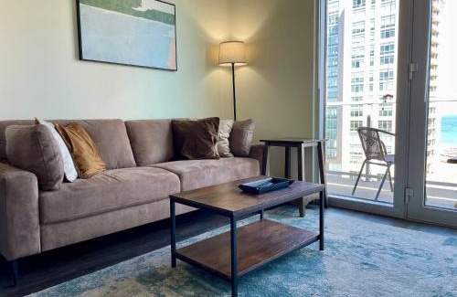 Lower East Side Apartment | Luxury Studio Apt Near Brady St with Balcony and Lake View