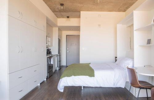 Lower East Side Apartment | Luxury Studio Apt Near Brady St with Balcony and Lake View