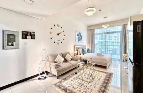 Madinat Zayed Apartment | Luxury Studio Getaway in Crystal Residence JVC