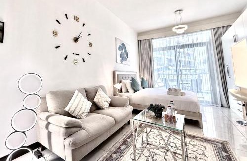 Madinat Zayed Apartment | Luxury Studio Getaway in Crystal Residence JVC