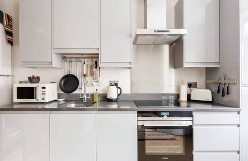 South Richmond Apartment | Luxury Studio in Richmond Heart