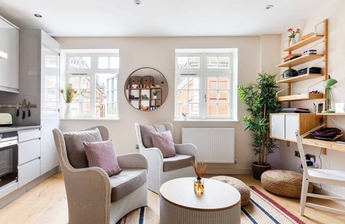 South Richmond Apartment | Luxury Studio in Richmond Heart