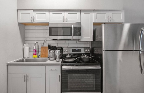 Peaceful Valley Apartment | Luxury Studio Oldtown Scottsdale Free Parking