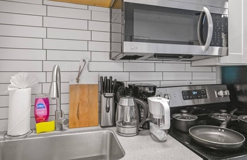 Peaceful Valley Apartment | Luxury Studio Oldtown Scottsdale Free Parking