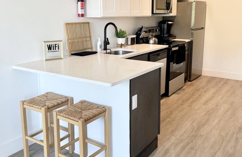 Elizabeth Apartment | Luxury Studio Suite-mins to NYC,EWR,PRU, NJPAC,Dwntwn Newark,MetLife
