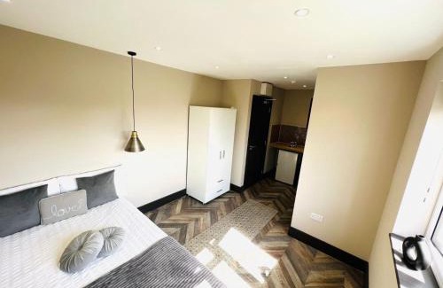 Streatham South Apartment | Luxury studios next to attractions