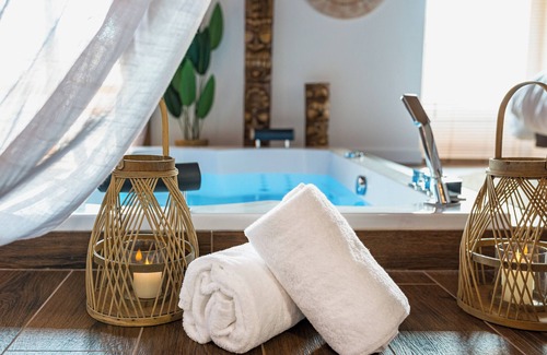 Boulieu-les-Annonay Apartment | Luxury suite & spa - Tahiti
