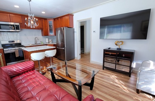 Seaside House | Luxury Suite for Two, just minutes to Carmel.