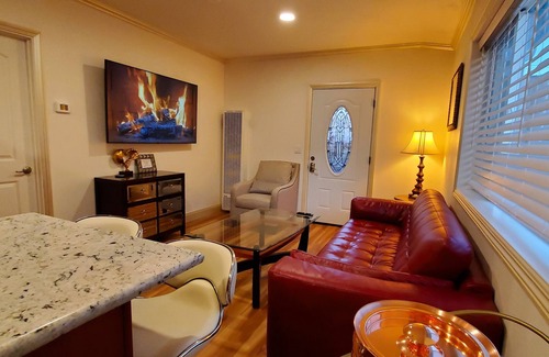 Seaside House | Luxury Suite for Two, just minutes to Carmel.