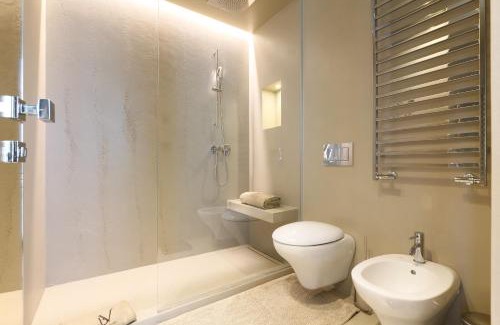 Isola Apartment | Luxury Suite in Bosco Verticale Milano Isola