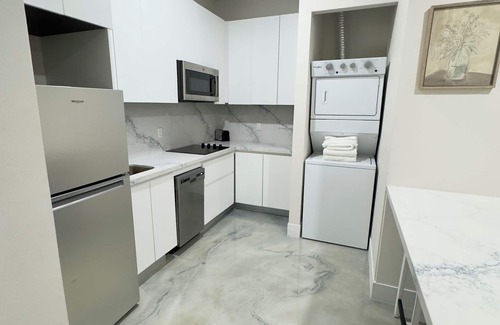 Westwind Apartment | Luxury Suite - Near Airport, Fine Dining & Beaches in Nassau