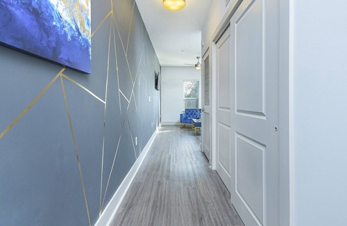 Loring Heights Apartment | Luxury Suite | West Midtown | Free Parking