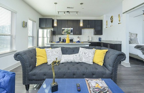 Loring Heights Apartment | Luxury Suite | West Midtown | Free Parking