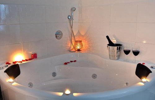Tiberias Apartment | Luxury Suite with Jaccuzzi & Heated Pool