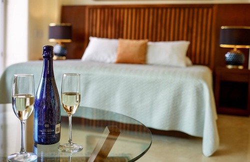 Boca de Tomatlan House | Luxury Suite With Waterfall, Ocean and Swimming Pool View