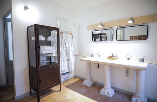 Paluds de Noves House | Luxury suite with terrace and private pool and jacuzzi - by feelluxuryholidays