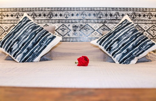 Paluds de Noves House | Luxury suite with terrace and private pool and jacuzzi - by feelluxuryholidays