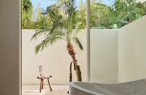 Whale Beach House | Luxury Sun-drenched Palm Beach resort style living with all the modern amenities