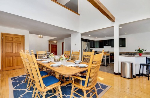 Sunday River Area House | Luxury Sunday River Bike, Hike & Canoe Home! - 10 Bdrms, Hot Tub & Much More!