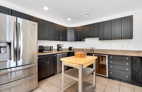 Sunday River Area House | Luxury Sunday River Bike, Hike & Canoe Home! - 10 Bdrms, Hot Tub & Much More!
