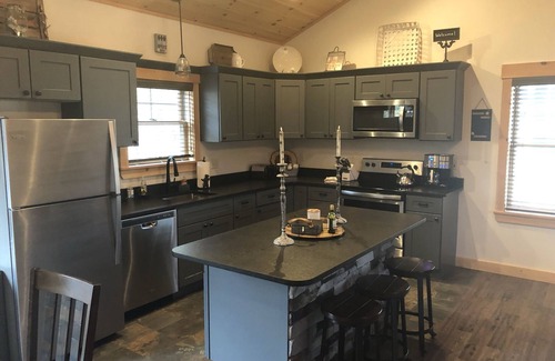Sunday River Area House | Luxury Sunday River Ski House - 4BR Mountain Retreat - 10 Min to Slopes