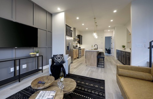 Maxwell House | Luxury Superstar Townhome - Large Private Terrace