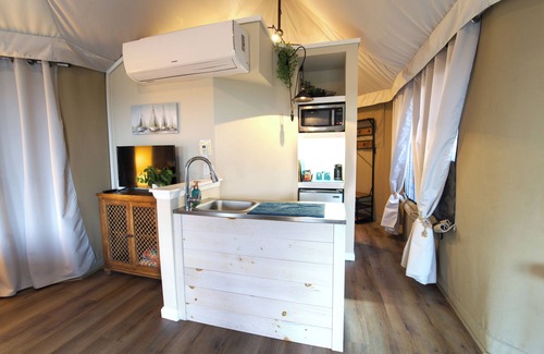Oatmeal Cabin | Luxury Tent #1 w/hot tub and amazing views