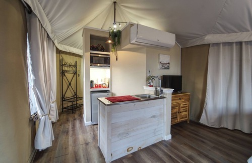 Oatmeal Cabin | Luxury Tent #2 w/private deck and outdoor soaking tub