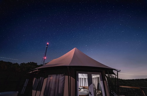 Oatmeal Cabin | Luxury Tent #3 w/outdoor tub and amazing views