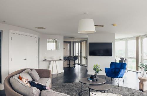 Nottingham City Centre Apartment | Luxury Three-Bedroom Penthouse- By Resify