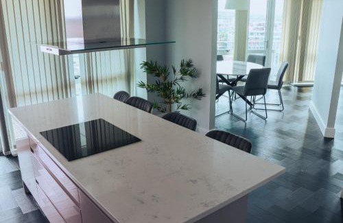 Nottingham City Centre Apartment | Luxury Three-Bedroom Penthouse- By Resify