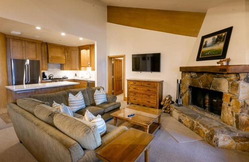 Deer Valley Apartment | Luxury Three Bedroom Suite with Three Kings apartment hotel