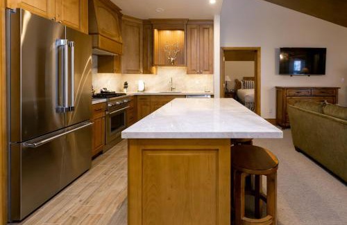 Deer Valley Apartment | Luxury Three Bedroom Suite with Three Kings apartment hotel