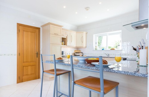 Budens Villa | Luxury three-bedroom villa with large pool and stunning view