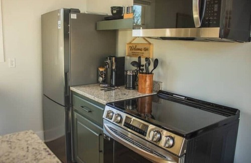 Elgin Other | Luxury Tiny Farmhouse @ Goat Daddy's Farm & Sanctuary - A Couple's Get-a-way!nn