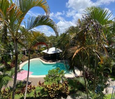 Noosaville Apartment | Luxury Top Floor Sunset Villa