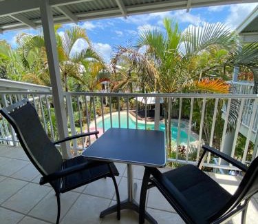 Noosaville Apartment | Luxury Top Floor Sunset Villa