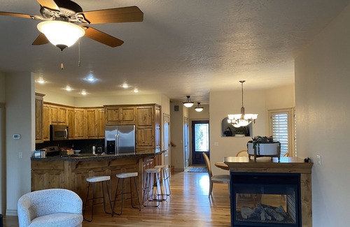 Southeast Boise House | Luxury townhome - minutes from downtown and airport!