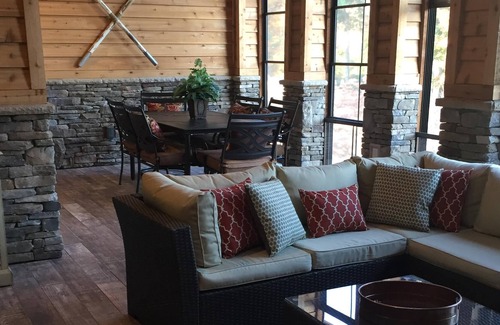 West Union House | Luxury Townhome on Lake Keowee at Stoneledge.
