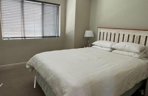 Stellenbosch Central House | Luxury Townhouse in Stellenbosch CENTRAL (BACK-UP POWER)