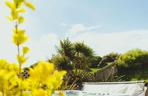 Trearddur Bay House | Luxury Trearddur Bay beach house with sea views