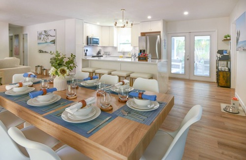 Arlington Park Villa | Luxury Tropical Retreat, Pool, King Beds & Game Room