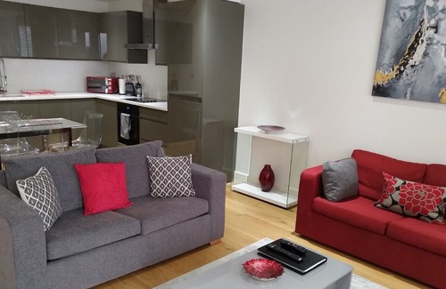 Camberley Apartment | Luxury two bed town center apartment