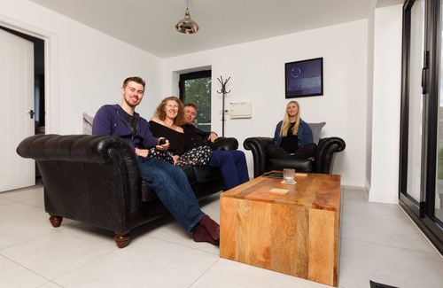 Hurstpierpoint Cottage | Luxury two bedroom lodge within walking distance distance of Hurstpierpoint.