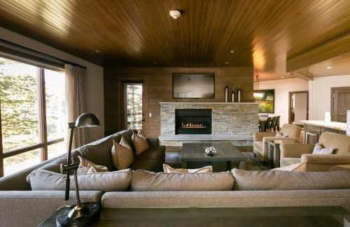 Deer Valley Apartment | Luxury Two Bedroom Corner Suite with Mountain Views apartment hotel
