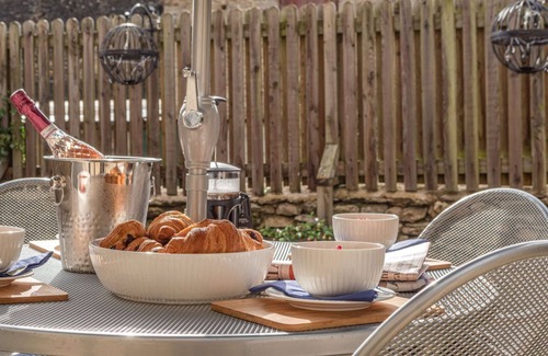 Fairford Cottage | Luxury two bedroom holiday cottage with indoor swimming pool - The Pool House
