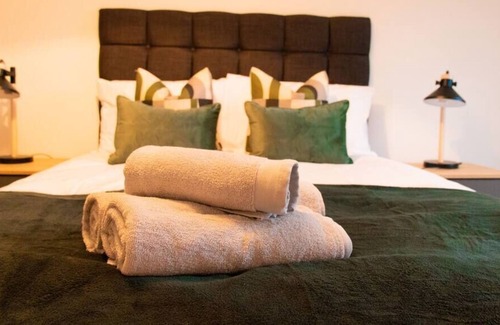 George Green Apartment | ***LUXURY TWO BEDROOM LONDON APARTMENT***