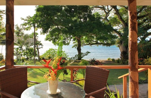 Na Sau Bay House | Luxury Two Bedroom Oceanfront Villa with two separate bathrooms and large front deck