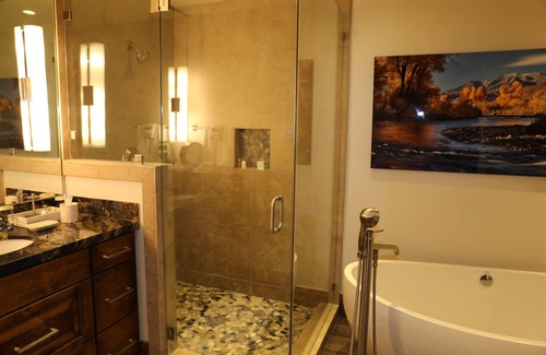 Deer Valley Condo | Luxury Two Bedroom Suite with Two Kings 2 Apartment Hotel by RedAwning