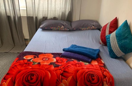Barking Apartment | Luxury Ultra super Bedroom near the Barking Rail station in London